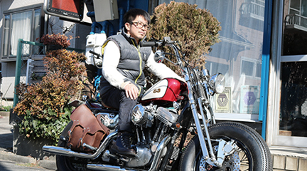 趣味でオートバイに乗っている